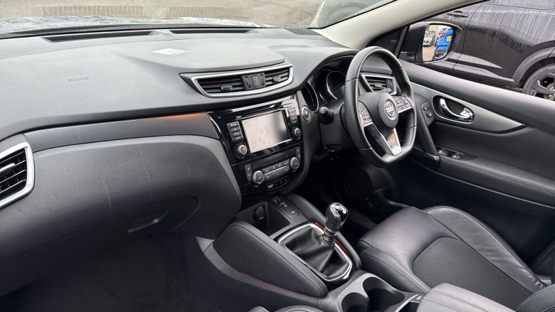 Nissan Qashqai 1.3 DiG-T Tekna 5dr Petrol Hatchback